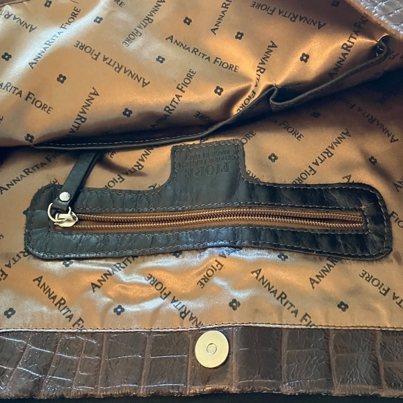 Fiore Italian Leather Tote Bag - Picture 5 of 11